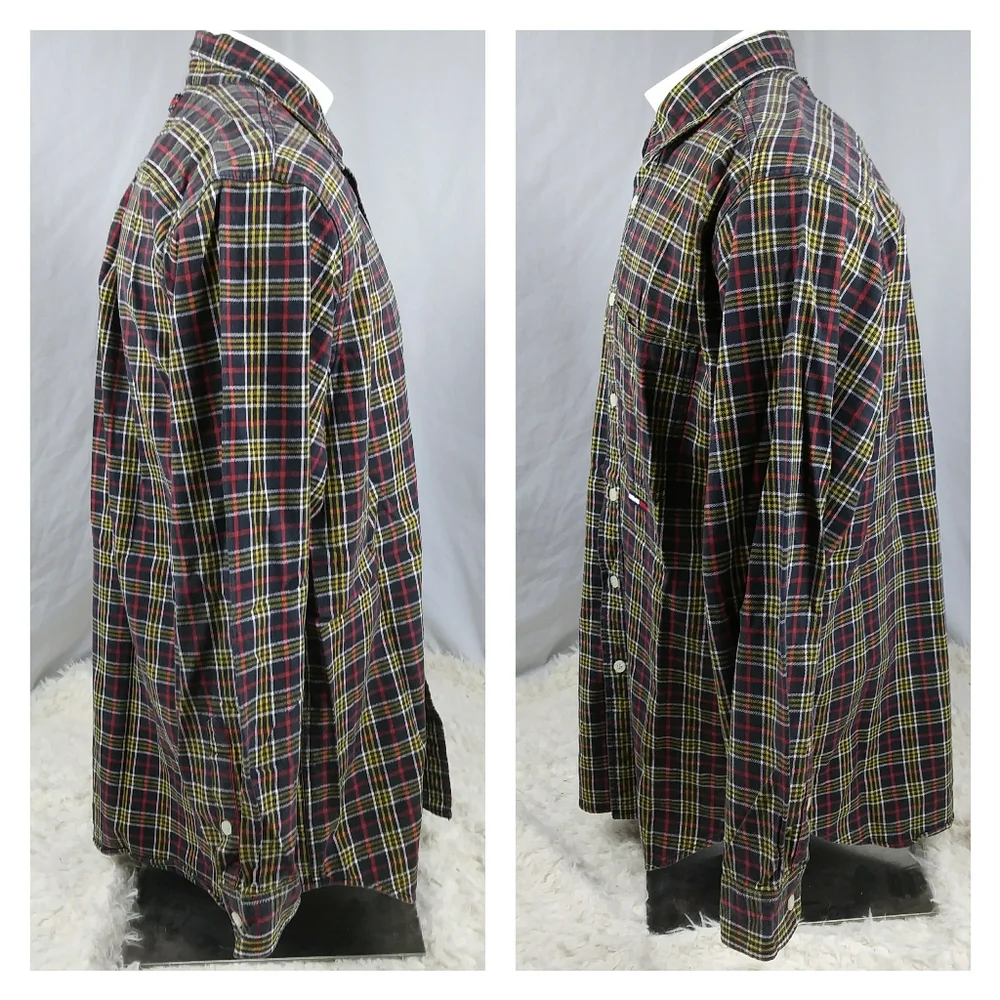 3/25$‎ Tommy button top durable plaid long sleeve